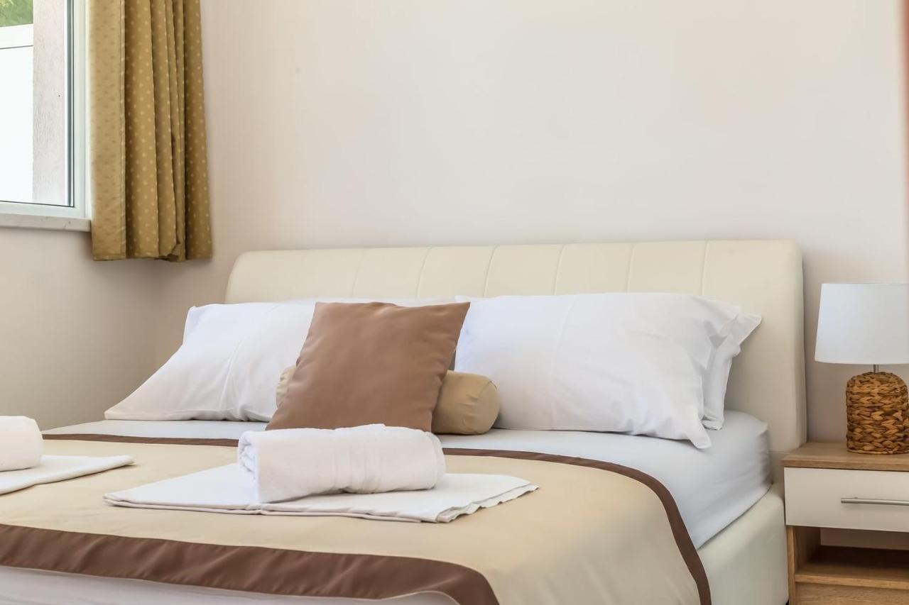 Motel Ljetni Raj Baška Voda Kültér fotó