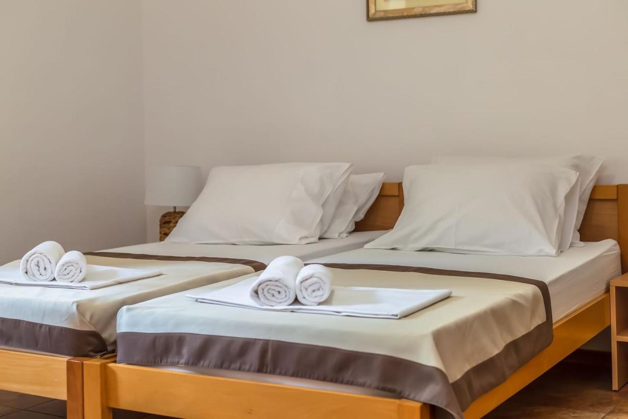 Motel Ljetni Raj Baška Voda Kültér fotó