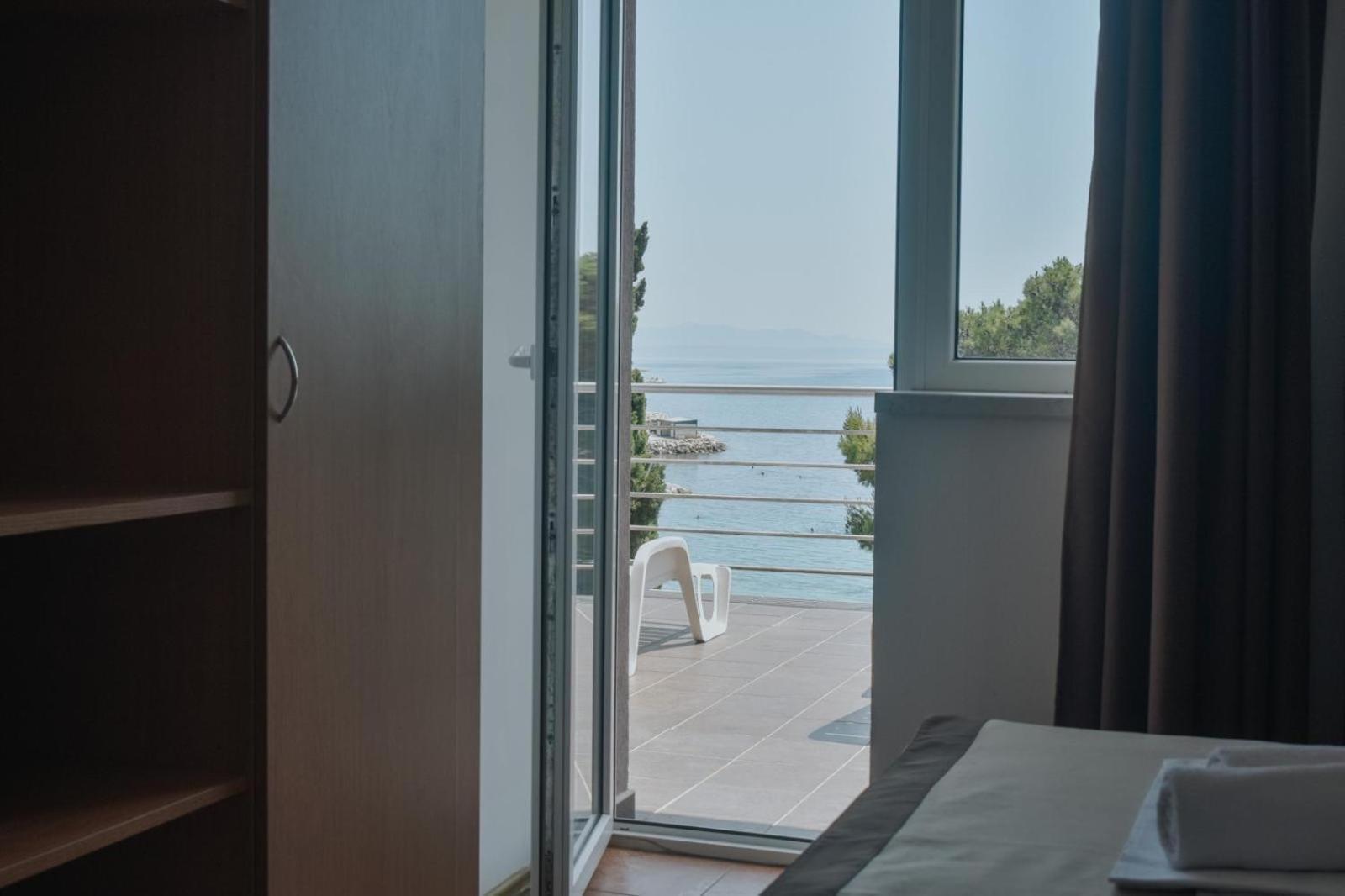 Motel Ljetni Raj Baška Voda Kültér fotó